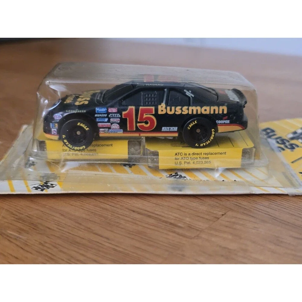 Vintage Buss Fuses Jerry Nadeau #15 Ford Thunderbird 1:64 Diecast Car AK-12 New